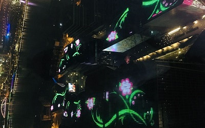 兩場燈光秀助威上海進博會