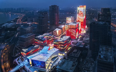 獻禮特區40年，洲明榮膺“品牌40人”和“國際信譽品牌”兩大榮譽